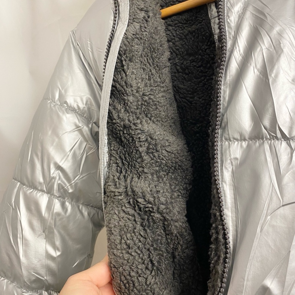 GAP Metallic Silver Puffer with Dark Gray Interior - Picture 7 of 8